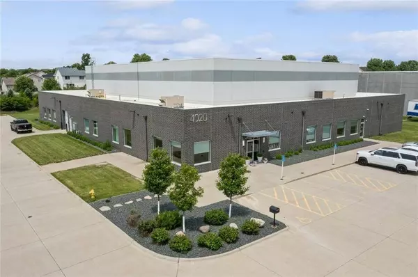 4020 121st Street, Urbandale, IA 50323