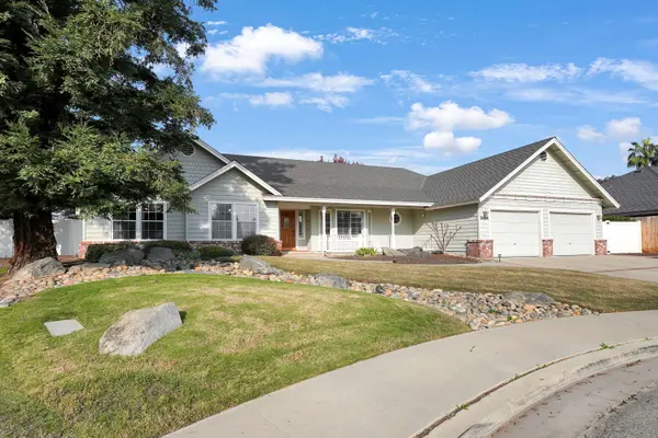 5434 W Cambridge Avenue, Visalia, CA 93277