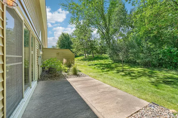 8371 Copperfield WAY, Inver Grove Heights, MN 55076