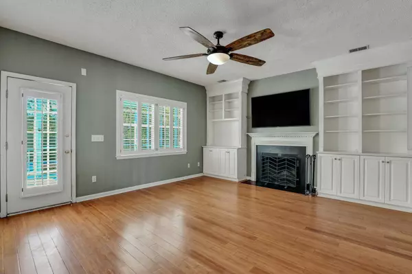 1409 Spanish Moss Ct, Charleston, SC 29412