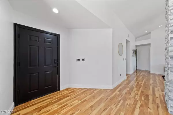 2016 Angel Falls Drive, Henderson, NV 89074