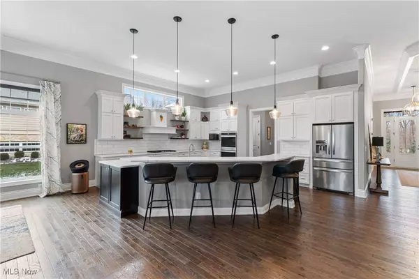 8188 Canyon RDG, Chagrin Falls, OH 44023