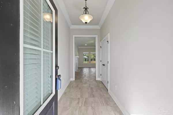 9945 Rebel Rd, Pensacola, FL 32526