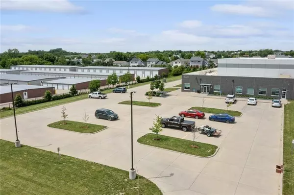 4020 121st Street, Urbandale, IA 50323