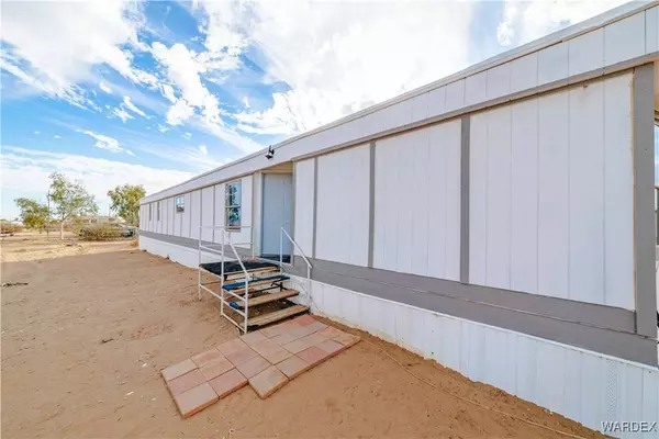 3467 N Lochiel RD, Golden Valley, AZ 86413