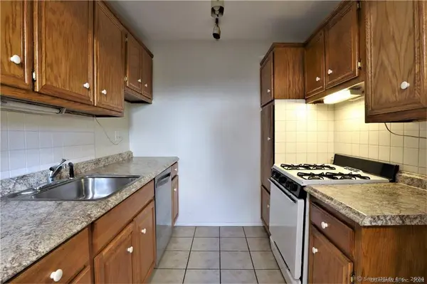 39 Glenbrook Road #APT 2T, Stamford, CT 06902