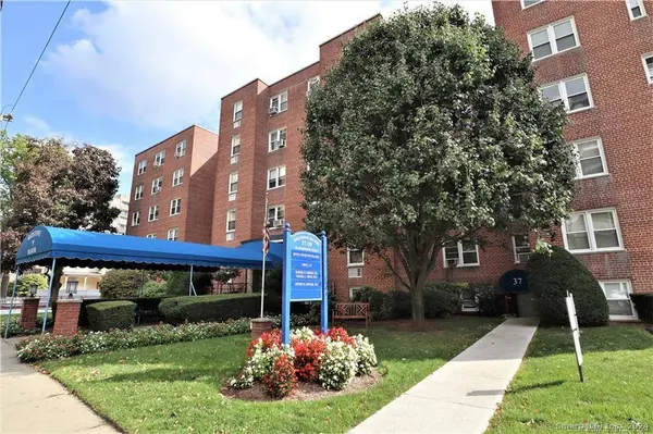 39 Glenbrook Road #APT 2T, Stamford, CT 06902