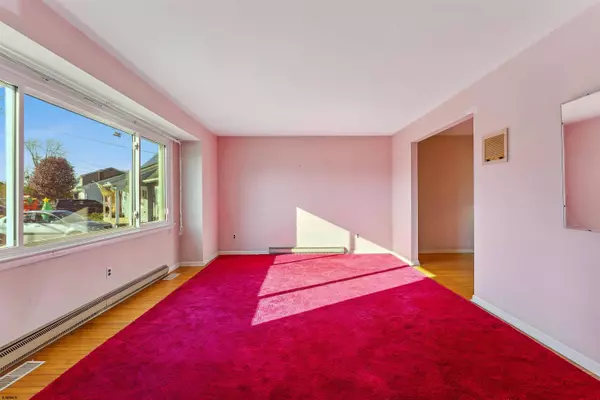 125 Meadowview Ave, Absecon, NJ 08201