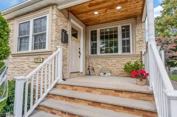 1714 Orchard Ter, Linden City, NJ 07036