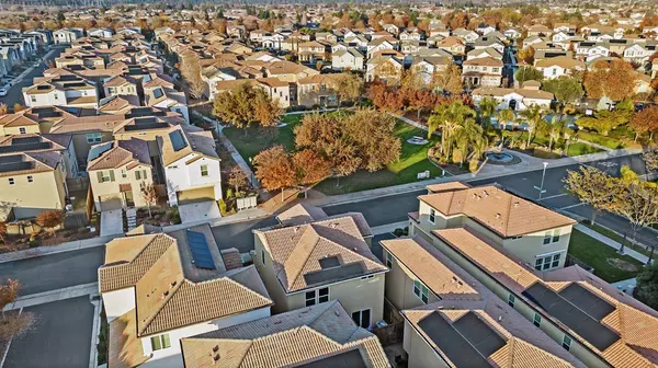 4720 Ocean LN, Elk Grove, CA 95757