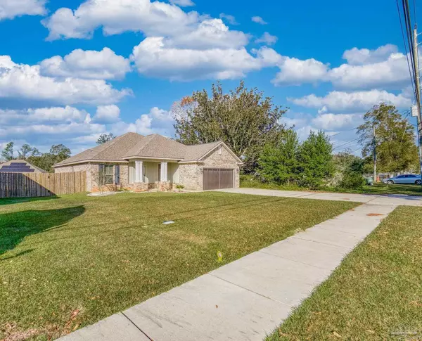 9945 Rebel Rd, Pensacola, FL 32526