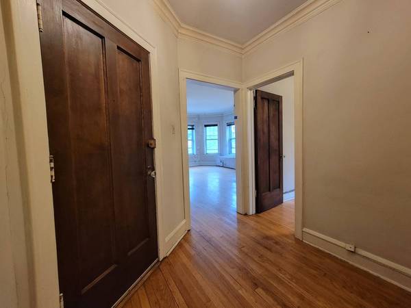 1613 W Farwell AVE #302, Chicago, IL 60626