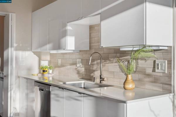 159 Schooner Ct, Richmond, CA 94804