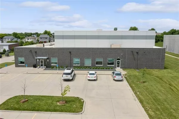 4020 121st Street, Urbandale, IA 50323