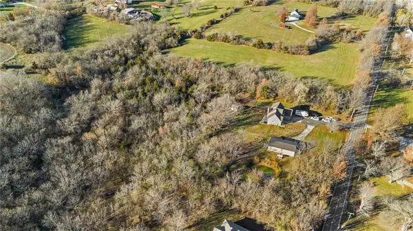 9512 S Corn RD, Lone Jack, MO 64070