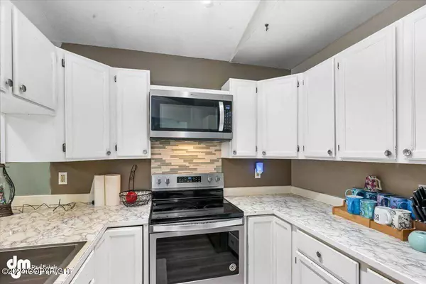 1979 Commodore DR, Anchorage, AK 99507