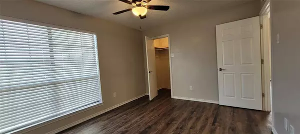 1711 Creekview Drive, Glenn Heights, TX 75154