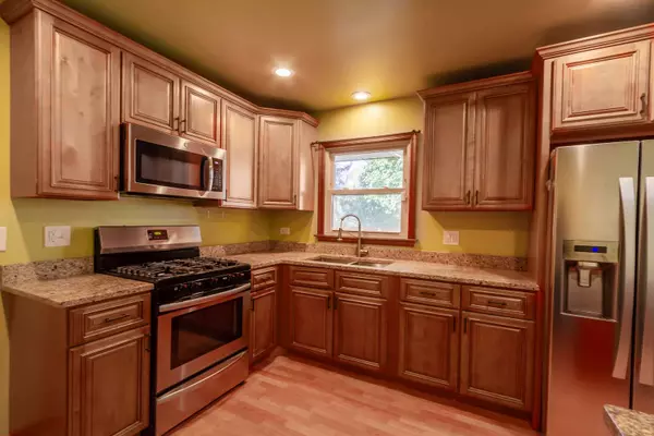 202 Simpson ST, Geneva, IL 60134