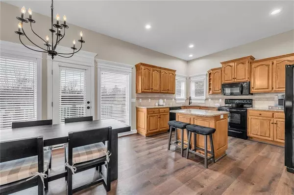 13040 Ridgeview DR, Platte City, MO 64079