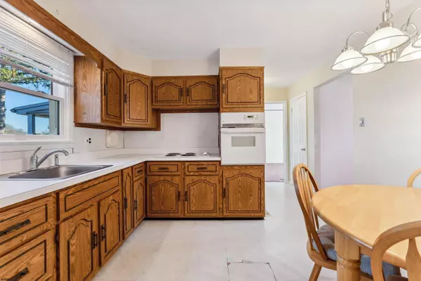 125 Meadowview Ave, Absecon, NJ 08201