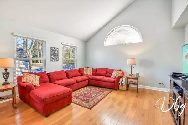 2575 Bluebell CT, Round Lake Beach, IL 60073