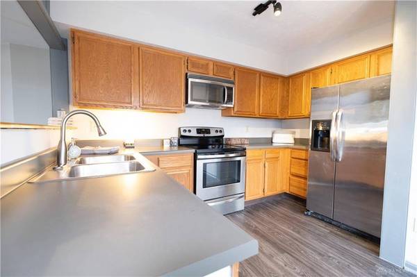 223 Queens Crossing #90E, Washington Twp, OH 45458