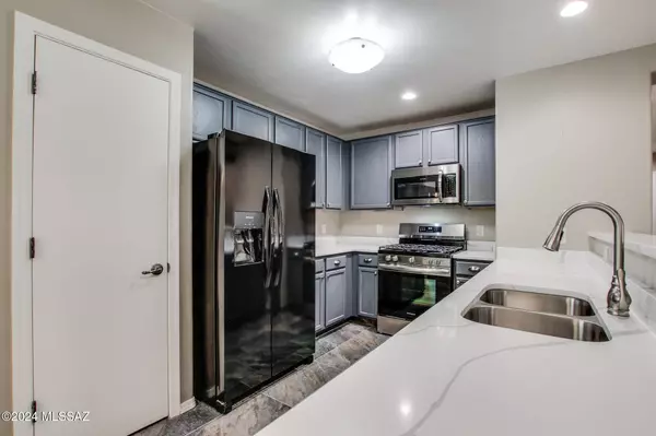 11528 W Stone Hearth Street, Marana, AZ 85658