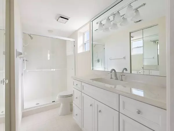 625 W Lake Jasmine CIR #101, Vero Beach, FL 32962