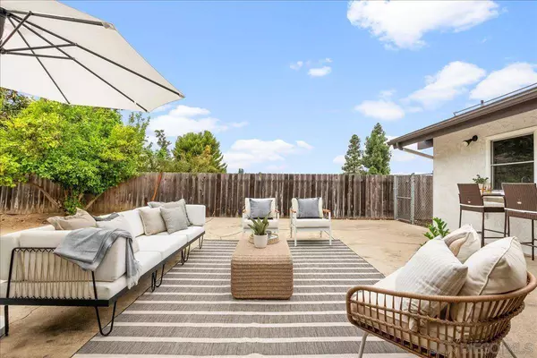 498 Hills Lane Dr, El Cajon, CA 92020