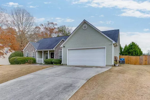 1735 Alcovy River DR, Dacula, GA 30019