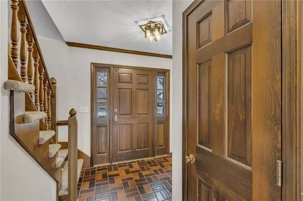 10813 W 52nd CIR, Shawnee, KS 66203