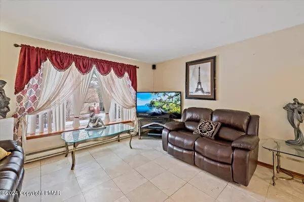 64 Pautuxent TRL, Albrightsville, PA 18210