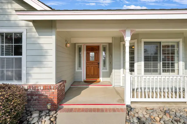 5434 W Cambridge Avenue, Visalia, CA 93277