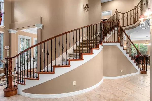 8111 Hollowhaven CT, Houston, TX 77095