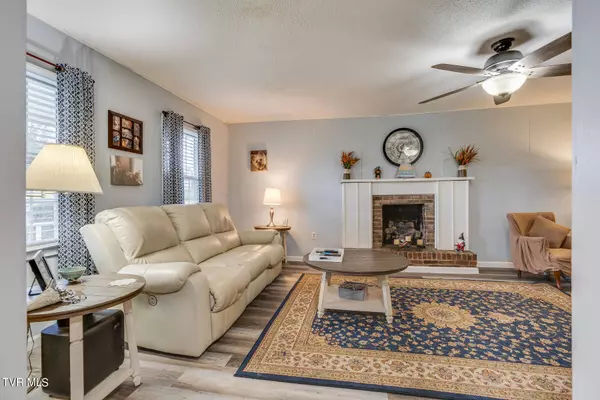 464 Mountain View RD, Bluff City, TN 37618