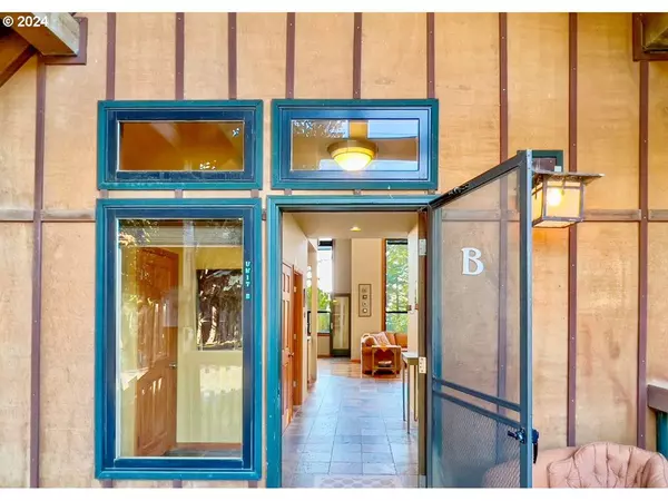 3420 NW OCEANVIEW DR #B, Newport, OR 97365