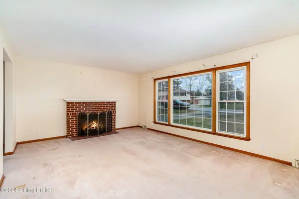 10410 S Dodge Ln, Louisville, KY 40272