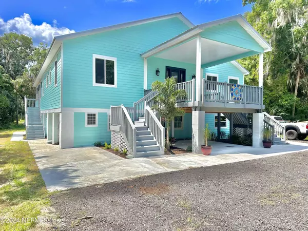 101 BEECHERS POINT DR, Welaka, FL 32193