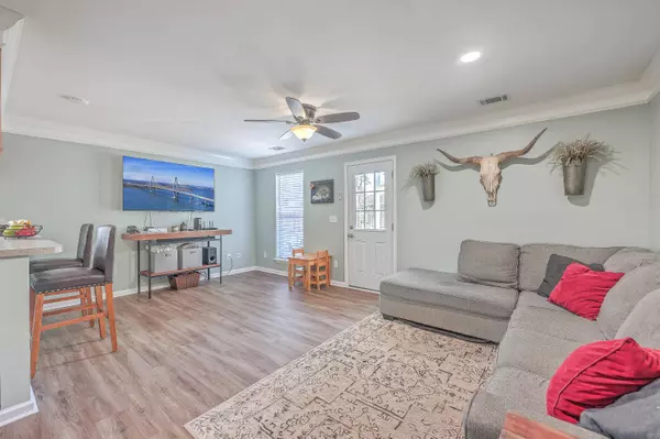 9519 S Cardinal Dr, Ladson, SC 29456