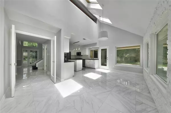 54 Quiet Oak CIR, The Woodlands, TX 77381