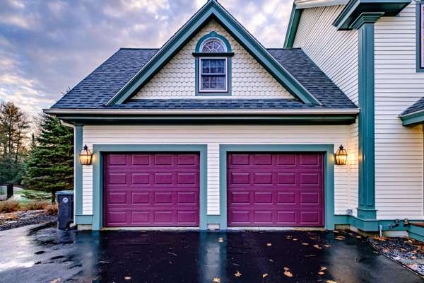 1 Silver Brook CIR, Scarborough, ME 04074