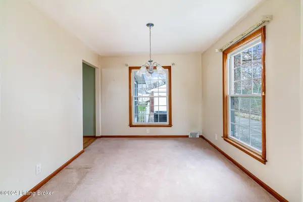 10410 S Dodge Ln, Louisville, KY 40272