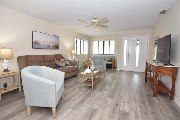 18 COVINGTON LN, Palm Coast, FL 32137