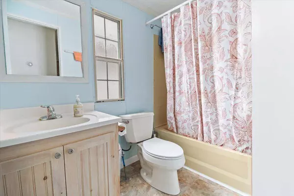 6 Chamberlain RD, West Paris, ME 04289