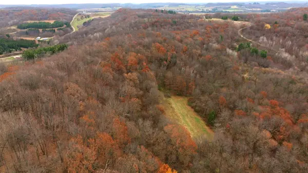 E5097A Hoff Road, La Valle, WI 53941