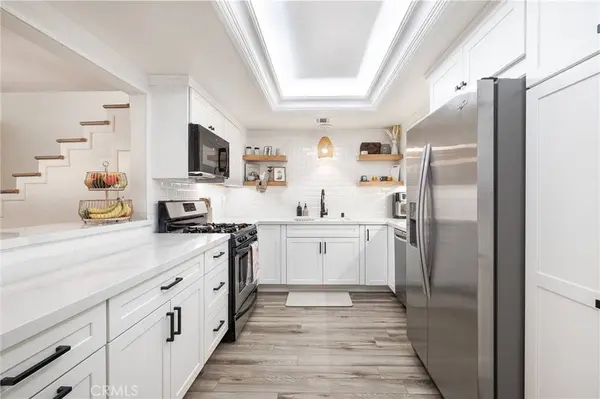 7247 Balboa BLVD #C, Lake Balboa, CA 91406