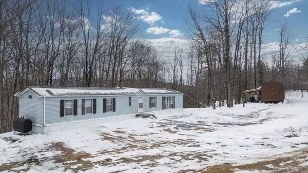 6 Chamberlain RD, West Paris, ME 04289