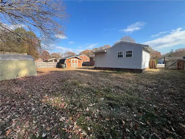 549 Almond DR, Newport News, VA 23601