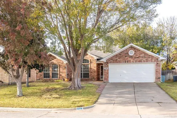 629 Douglas Drive, Mansfield, TX 76063