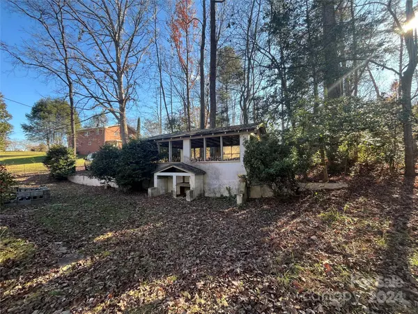 320 Lovelady RD, Connelly Springs, NC 28612